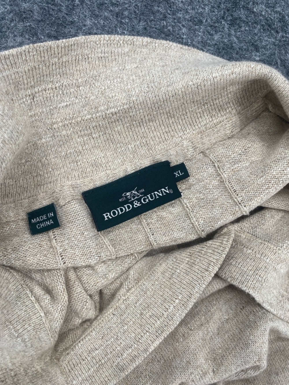Rodd & Gunn Brown Cotton Buttonless V Neck Pullover Polo Size XLarge - Picture 4 of 6